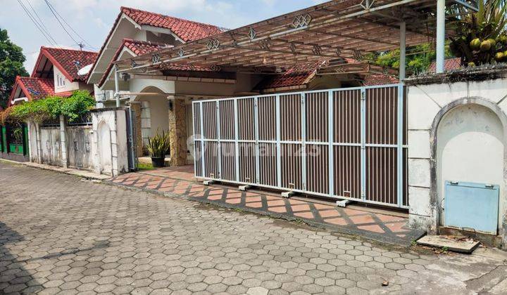 Rumah Cantik Ala Villa di Sidoarum, Godean Sleman 1