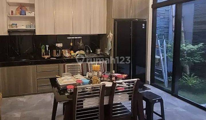 Rumah Modern Konsep Tropical 2 Lantai Dekat Kampus UAD Yogyakarta  9