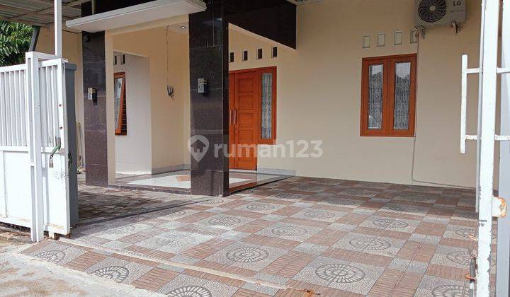 RUMAH MODERN MINIMALIS DI MAGUWOHARJO SLEMAN DEKAT PAMELA 7 2