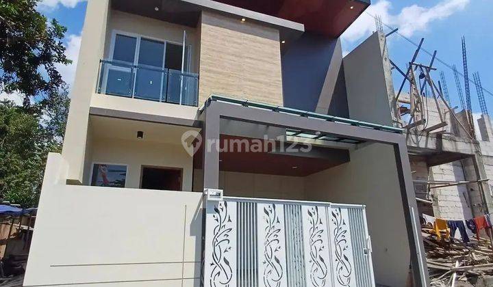 RUMAH KONTEMPORER DI WEDOMARTANI SLEMAN DEKAT SD MODEL UNRIYO 1