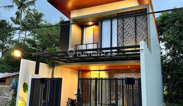 RUMAH MEWAH FULL FURNISH DI WEDOMARTANI SLEMAN DEKAT SD MODEL 1