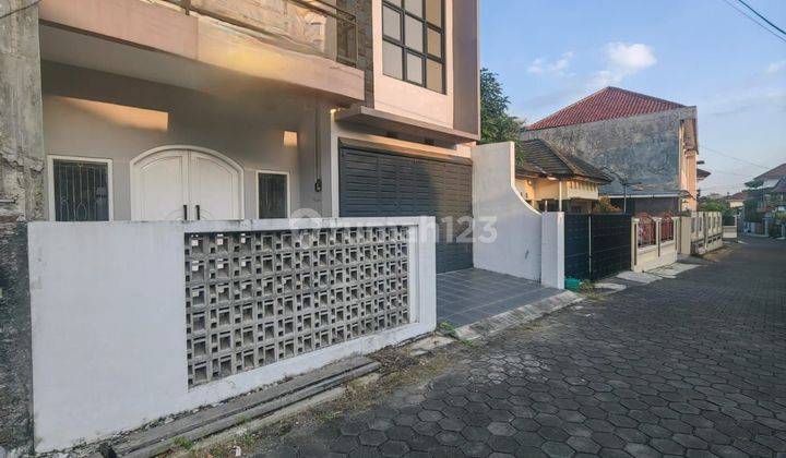 RUMAH 2 LANTAI DI PALAGAN DEKAT KAMPUS UGM DAN BISNIS AREA 2