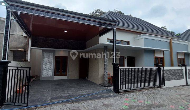 Rumah Baru Cantik Dekat Uii Ngagklik Sleman  Semi Furnish 1