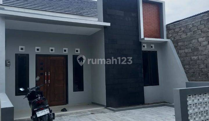 Rumah Modern Minimalis Dekat Kampus Unriyo Maguwoharjo Sleman 1