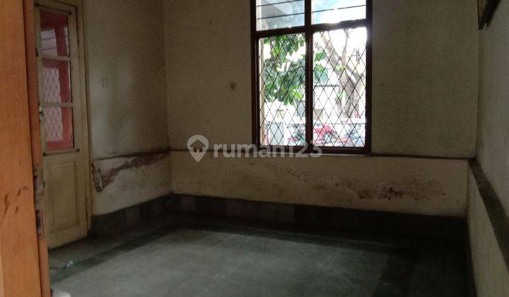 Rumah gaya kolonial bisa dibuat usaha cafe strategis dekat dengan alun alun,rumah sakit dan mall 4
