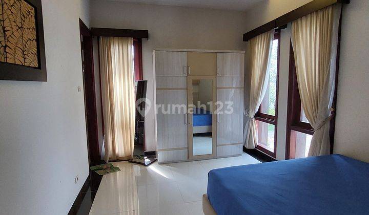 Bale Hinggil Residence. 7