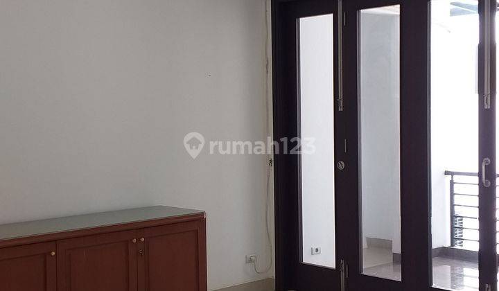 Bale Hinggil Residence. 9