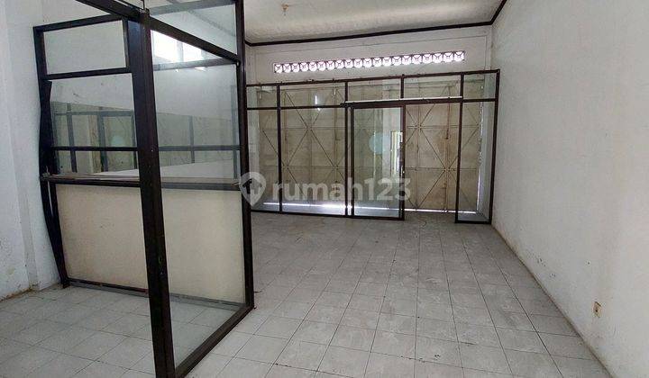 Dijual Ruang Usaha Lokasi Strategis. 4