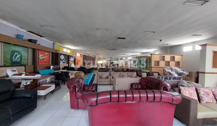 For Rent Strategic Location Business Space