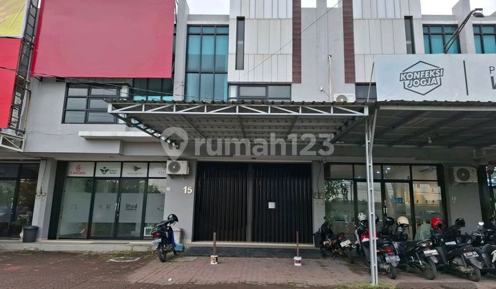 Shop House in Taman Tirto 2 Complex Shop House in Taman Tirto 2 Complex