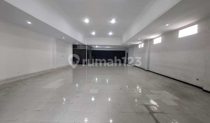 For Rent: Strategically Located Business Space