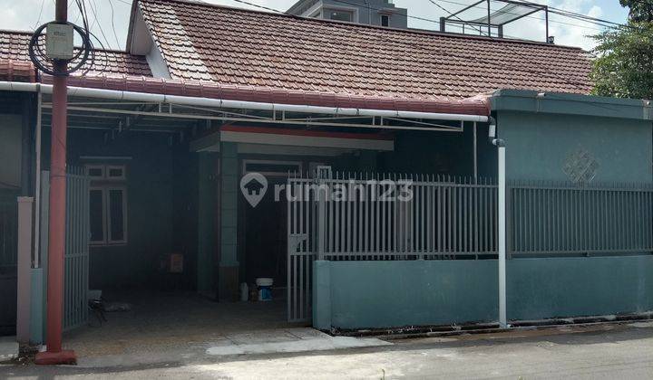 Rumah Jalan sungai raya dalam kompleks Taman Anggrek Pontianak  1