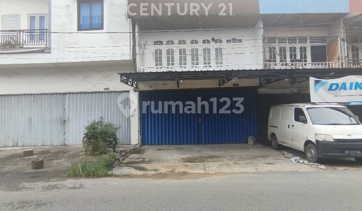Strategic Shophouse in the Center of Pontianak City 2