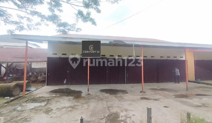 Kiosk on 28 October Street, Pemda Complex, Siantan Hulu