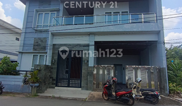 Ready-to-Occupy House with Full Interior on Jl. Purnama, Pontianak City