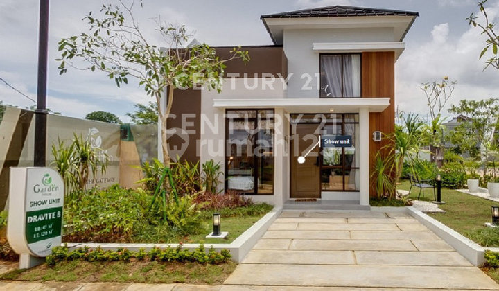 Cga House with Swimming Pool and Gym Facilities Pontianak