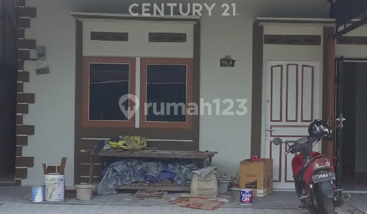 Ready-to-Occupy House in a Bustling Area Jl. Serdam Pontianak