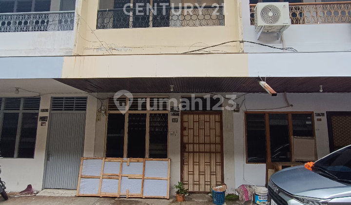 House Close to the City Center and Culinary Center of Pontianak House Close to the City Center and Culinary Center of Pontianak