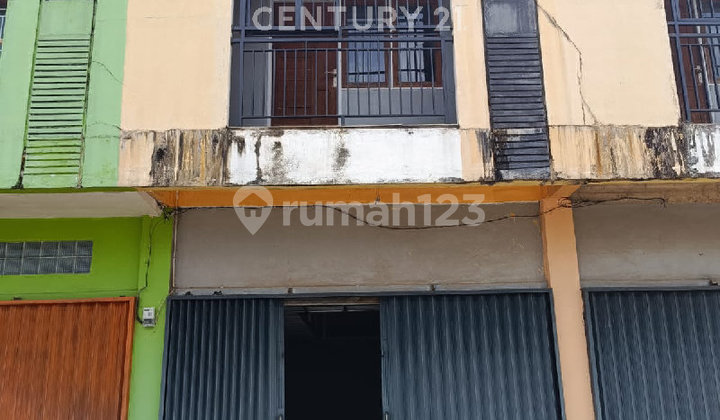 Strategic Shop House Suitable for Various Businesses Jl. Parit Muksin Pontianak 2