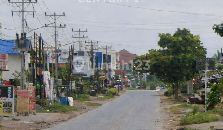 Strategic Commercial Building Ready for Use Located on Jl. Perdamaian - Kotabaru 2