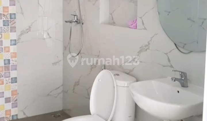 Rumah Bagus Keren 2Lt di Tengah kota Solo 9