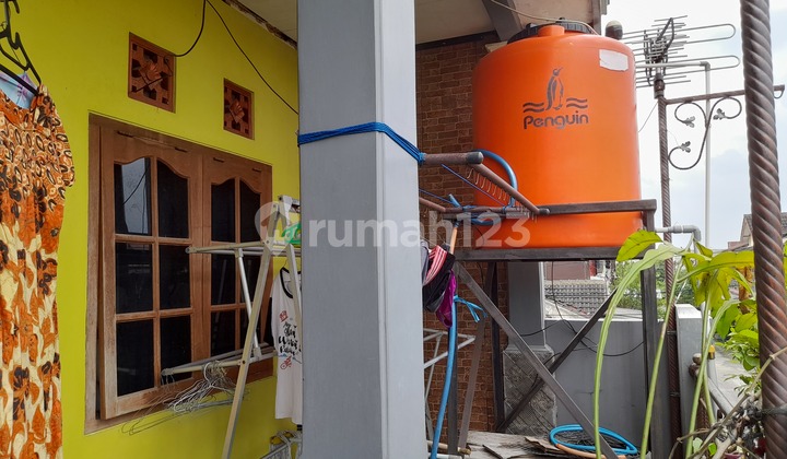 Rumah 2 Lt siap huni di PeRum Klodran Karanganyar 12