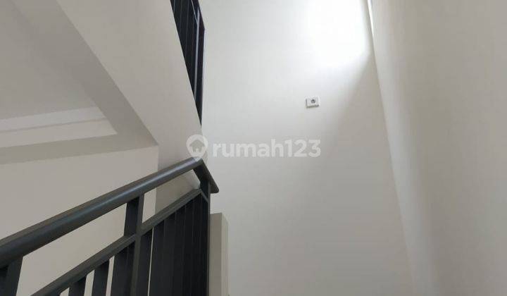 Rumah 2 Lantai di Summarecon Bandung Cluster Cynthia 1