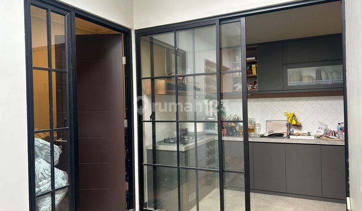 Dijual Rumah 1,5 Lantai Semi Furnish Bagus di Tki 3 2