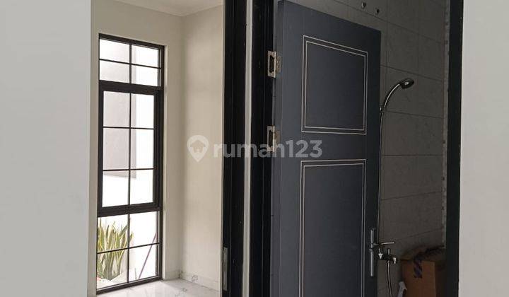 Rumah Baru Minimalis 2 Lantai 4 Kamar di Turangga 1