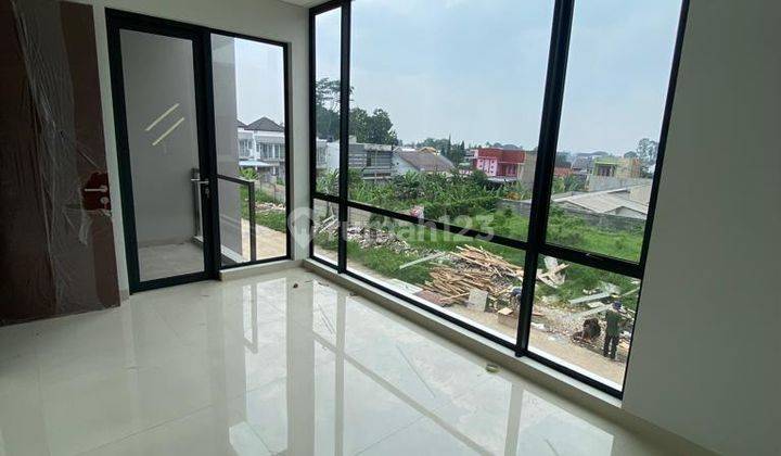 Rumah Baru Dengan Smartlock di Setra Duta Royal Grande 1