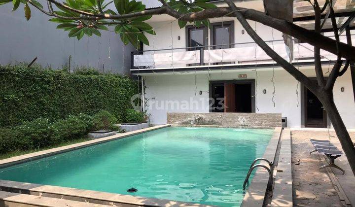 Rumah Ada Kolam Renang di Kemang Tropical Modern 2