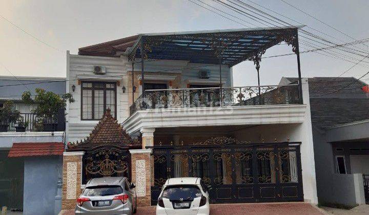Hunian bergaya American Classic fully furnished siap huni 1