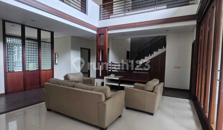 Rumah Bagus Terawat 2 Lantai di Setraduta Bandung 2