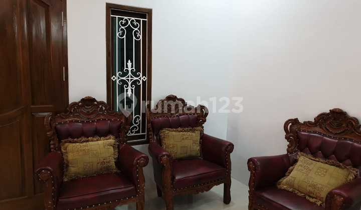Rumah Classic Modern Full Furnished Di Komplek Taman Rafflesia 2