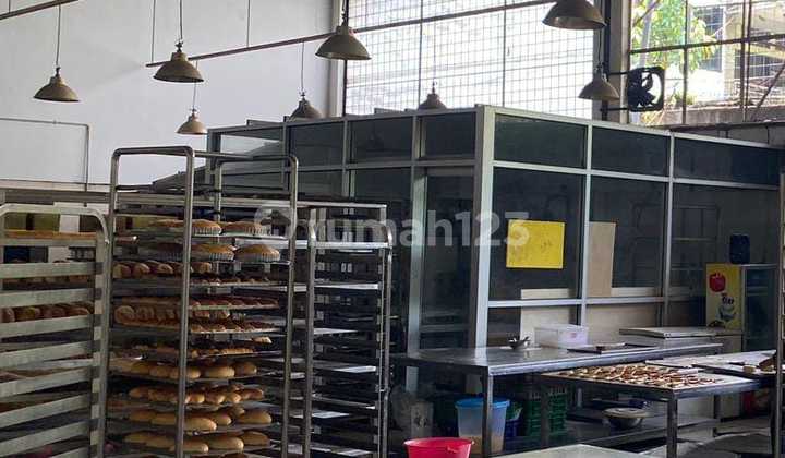 Pabrik Lokasi Strategis di Jalan Cibaduyut