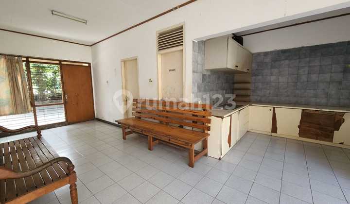 Rumah Hitung Tanah Luas Strategis di Sayap Ciumbuleuit Bandung 2