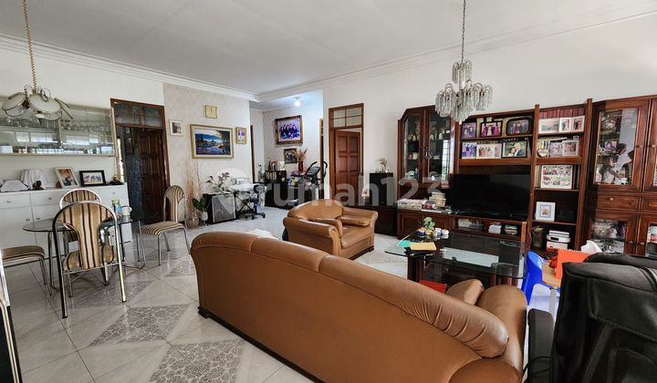 Rumah Bagus Terawat di Jl. Dadali, Garuda, Pusat Kota Bandung