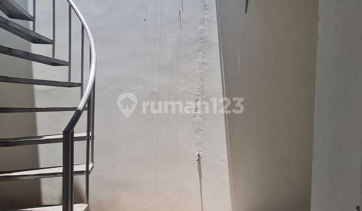 Rumah Minimalis Modern 1.5 Lantai di Pinewood Taman Kopo Indah 5  2