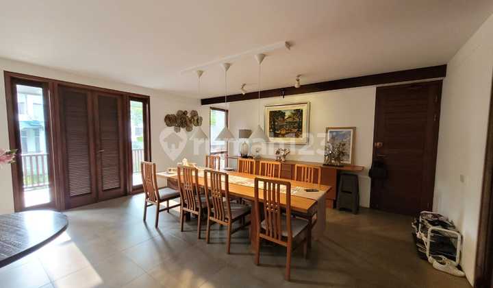Rumah Mewah Luxury Cisatu 2 Lantai di Sayap Hegarmanah Bandung