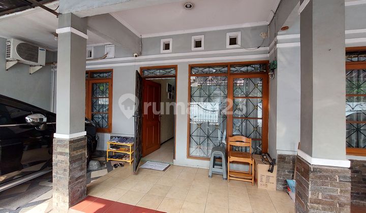 Semi-Furnished Well-Maintained House in Taman Kopo Indah