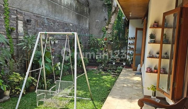 Comfortable and Lush House in Setrasari Area, Bandung City 2