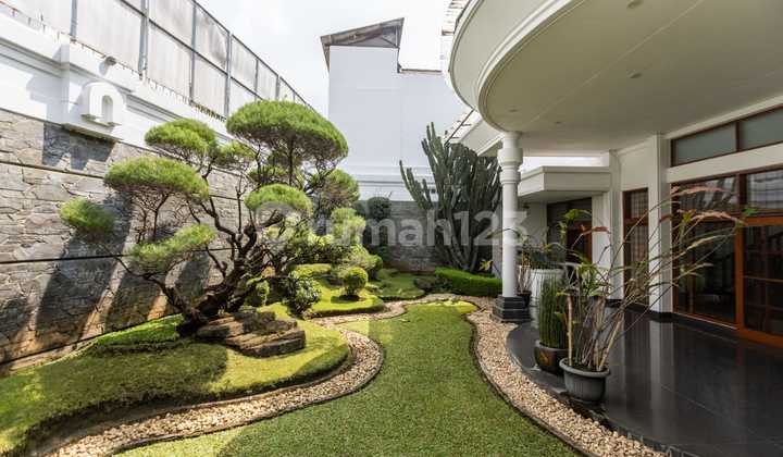 Rumah Asri 2 Lantai Lokasi Strategis di Dipatiukur Bandung 2