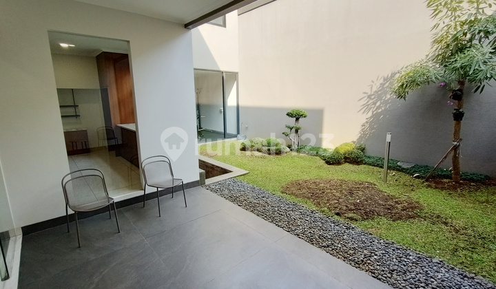 Rumah Mewah Nyaman Semi Furnished Di Kawasan Elit Batununggal 1