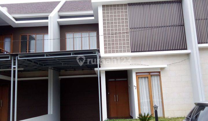 Rumah dua lantai di Bandung Utara 1