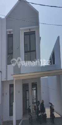 2-Story New House in Batununggal