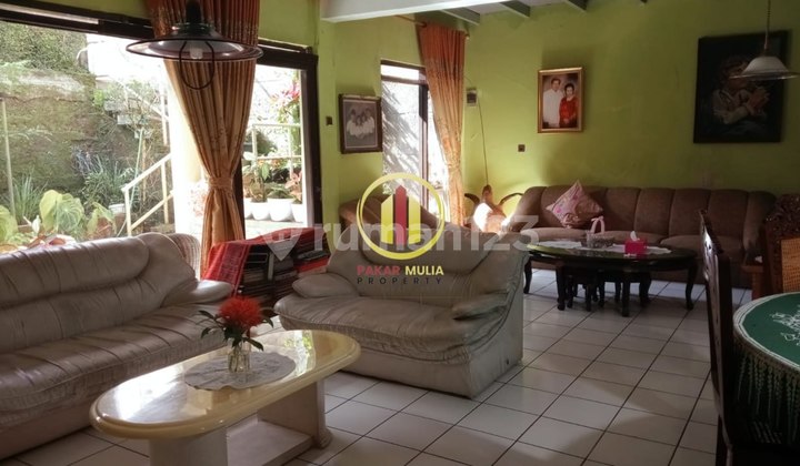 RUMAH LAMA DI MAINROAD IR.H DJUANDA DAGO ATAS  BANDUNG