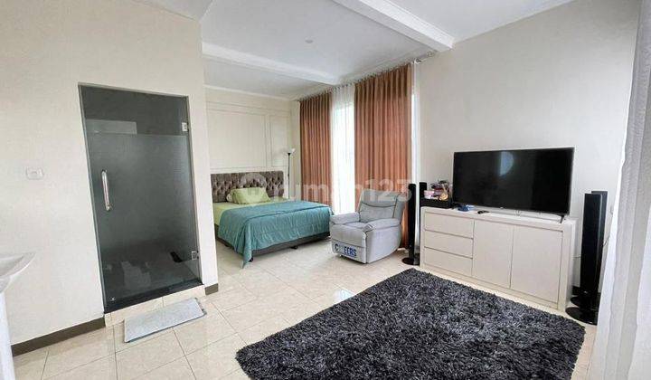 Rumah Bagus Siap Huni 2 Lt Murah Full Furnished di Batununggal  2