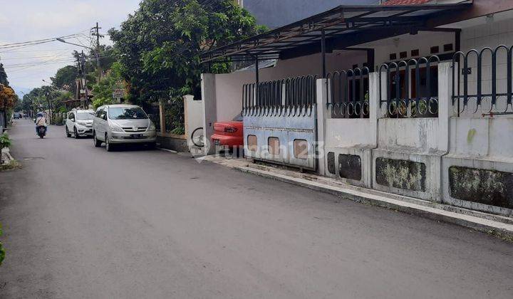 Rumah Lama Terawat di Kembar Timur Bandung Kota  1