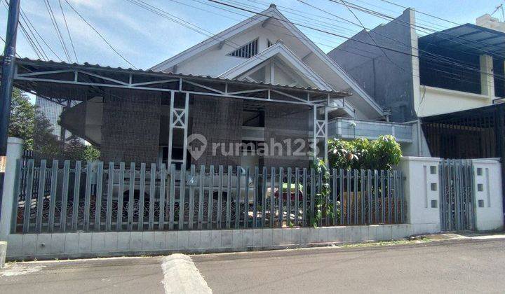 Rumah Terawat Lokasi Bagus di Batununggal Bandung  1