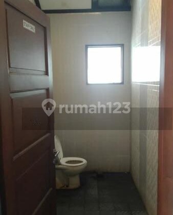 Dutch house on the main road in Riau, Bandung, suitable for hotel, etc. 2